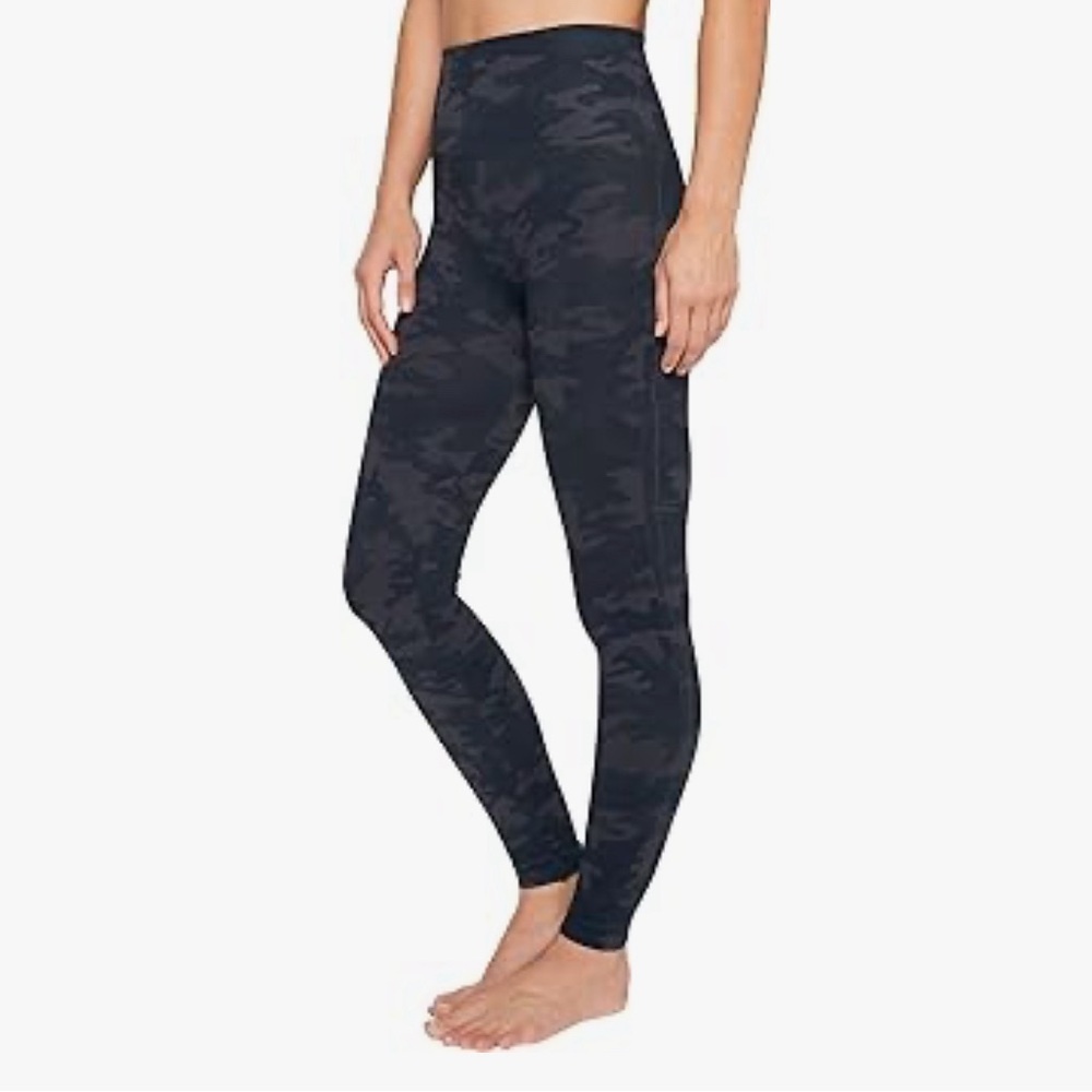 Spanx Look At Me Now Cropped Seamless Leggings Black Camo Women's Size Medium
